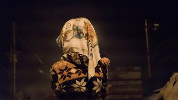 說明: Macintosh HD:Users:chendong:Desktop:張乾琦 工作坊:工作坊:官方作品:中文圖說:AZMA:8. 張乾琦，“AZMA”視頻截圖，2017 .jpg