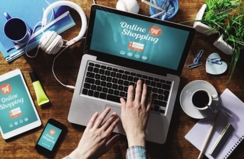 最后來說一個正能量的故事，一個關(guān)于兩代人理性消費理性投資的故事。